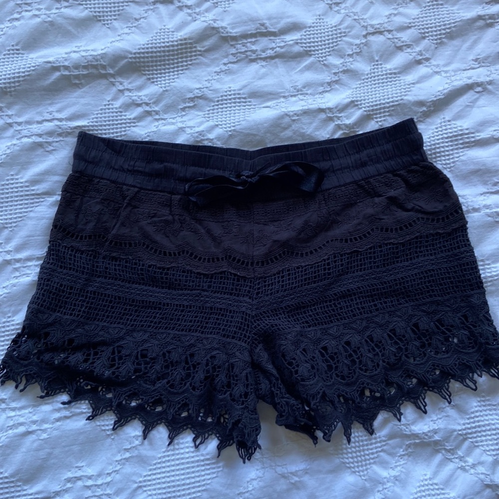 No Boundaries lace shorts